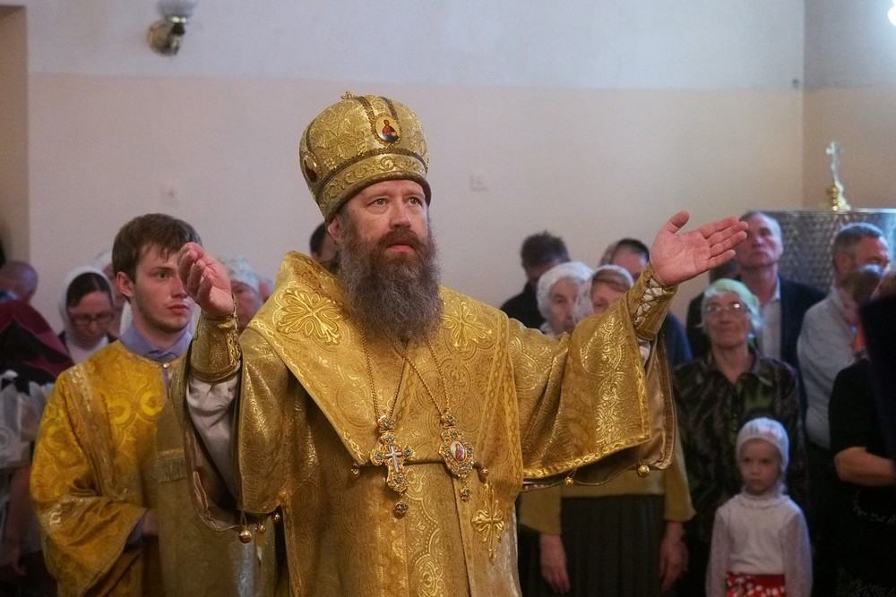 2 июля в храме святителя Николая Чудотворца при ТКПБ литургию совершил митрополит Ростислав